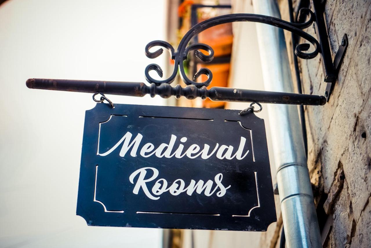 Medieval Rooms ジロカストラ エクステリア 写真